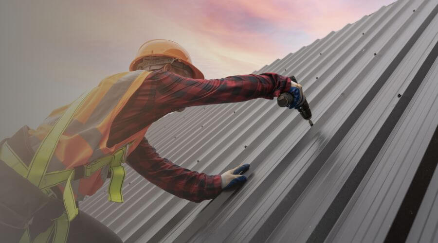 Professional gutter cleaning in Beckemeyer, IL